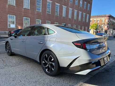 Used 2024 Hyundai Sonata SEL FWD image 4