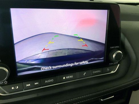 Used 2025 Nissan Rogue SV image 21