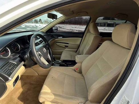 Used 2011 Honda Accord LX image 12