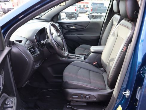 Used 2022 Chevrolet Equinox RS w/ Infotainment Package image 3