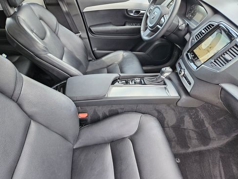 Used 2018 Volvo XC90 T6 Momentum w/ Convenience Package image 22