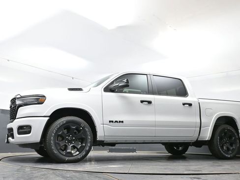 New 2026 RAM 1500 4x4 Crew Cab image 42