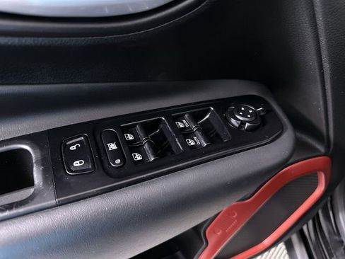 Used 2023 Jeep Renegade Trailhawk image 24