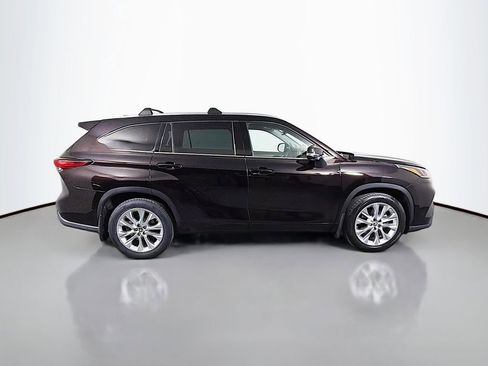 Used 2022 Toyota Highlander Limited AWD/4WD image 5