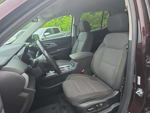 Used 2020 Chevrolet Traverse LT FWD image 11