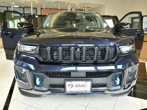 Used 2023 Jeep Grand Cherokee 30th Anniversary AWD/4WD image 2