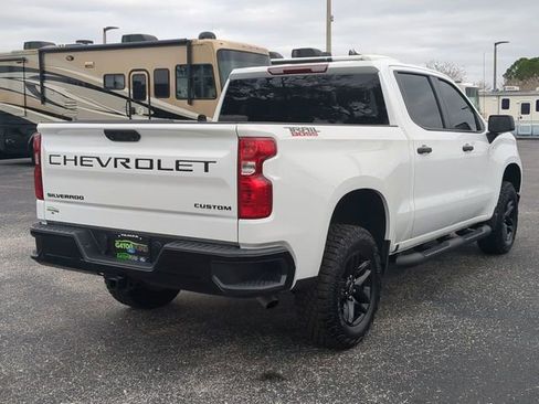Used 2024 Chevrolet Silverado 1500 Custom Trail Boss w/ LPO, Dark Essentials Package image 5
