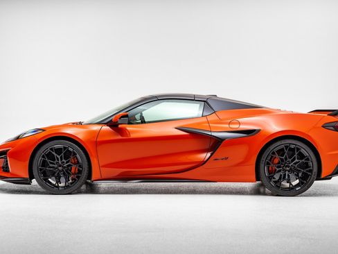 Used 2026 Chevrolet Corvette ZR1 w/ Stealth Interior Trim Package image 13