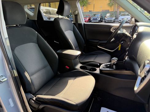 Used 2020 Kia Soul LX FWD image 18
