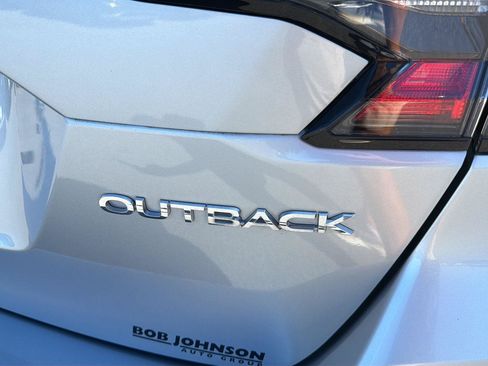 Used 2023 Subaru Outback Limited AWD/4WD image 9