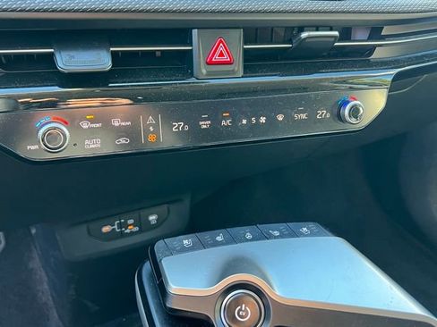 Certified 2025 Kia EV6 Wind image 20