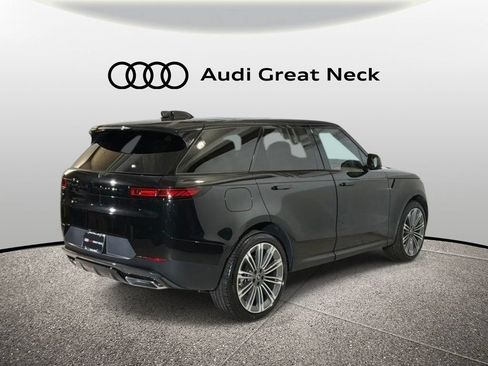 Used 2025 Land Rover Range Rover Sport SE AWD/4WD image 8