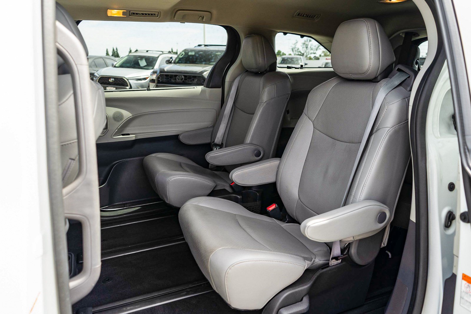 Certified 2023 Toyota Sienna Limited AWD/4WD image 19