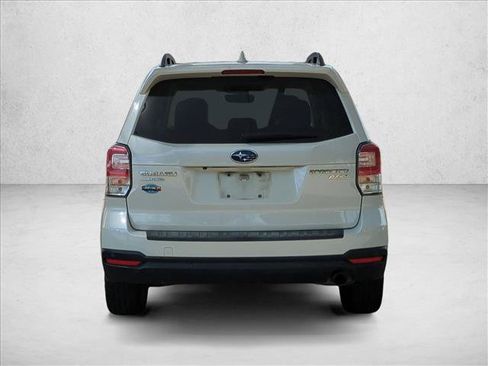 Used 2017 Subaru Forester 2.5i Touring AWD/4WD image 6