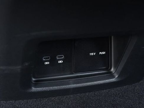 Used 2025 Volkswagen Atlas Cross Sport SE w/ Panoramic Sunroof Package FWD image 24