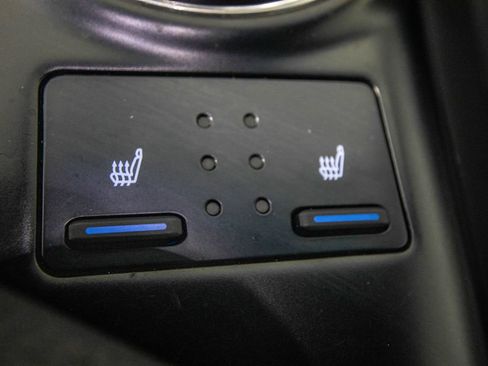 Used 2018 Toyota Camry XSE FWD image 26