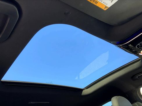 Used 2024 Mercedes-Benz GLC 300 4MATIC image 14