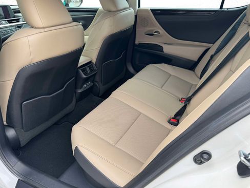 Certified 2020 Lexus ES 300h ES 300h Sedan image 13