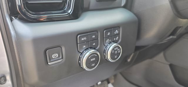 Used 2025 GMC Sierra 2500 AT4 w/ AT4 Premium Plus Package AWD/4WD image 17