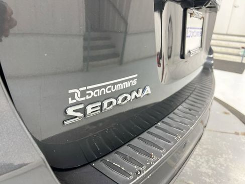 Used 2016 Kia Sedona LX w/ LX Convenience Package FWD image 21