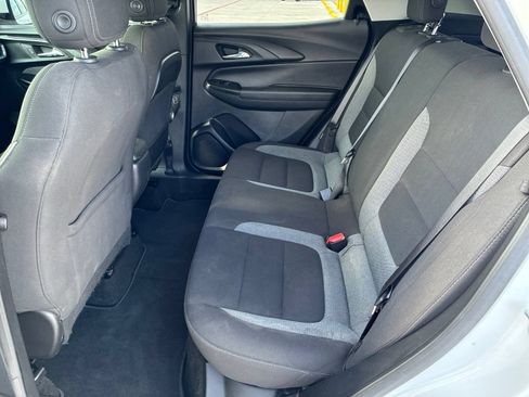 Used 2023 Chevrolet TrailBlazer LT FWD image 10