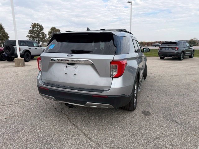 Used 2023 Ford Explorer XLT w/ Equipment Group 202A AWD/4WD image 14