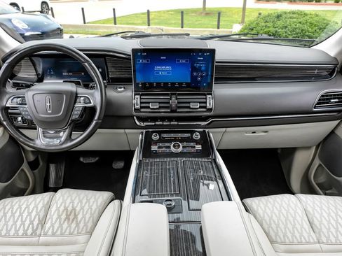 Used 2023 Lincoln Navigator Black Label AWD/4WD image 12
