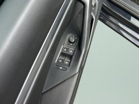 Used 2023 Volkswagen Jetta SE w/ Panoramic Sunroof Package image 33