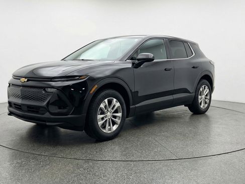 Used 2025 Chevrolet Equinox LT image 3