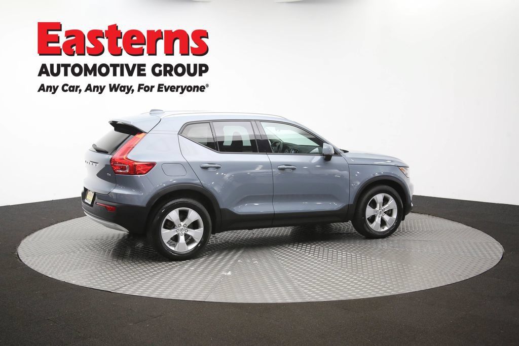 Used 2021 Volvo XC40 T4 Momentum FWD image 44