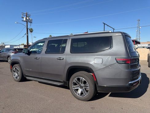 Used 2024 Jeep Wagoneer L Series II w/ Flexible Seating Group image 6