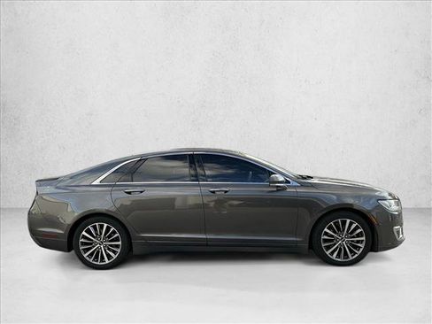 Used 2017 Lincoln MKZ Premiere image 4