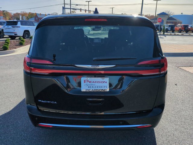 New 2026 Chrysler Pacifica Select FWD image 5