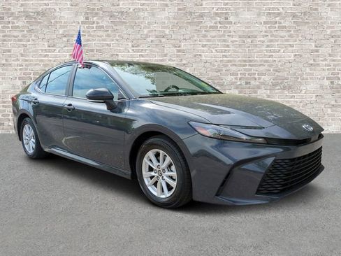 Used 2025 Toyota Camry LE image 1