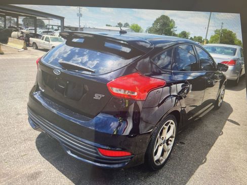 Used 2016 Ford Focus ST FWD image 2