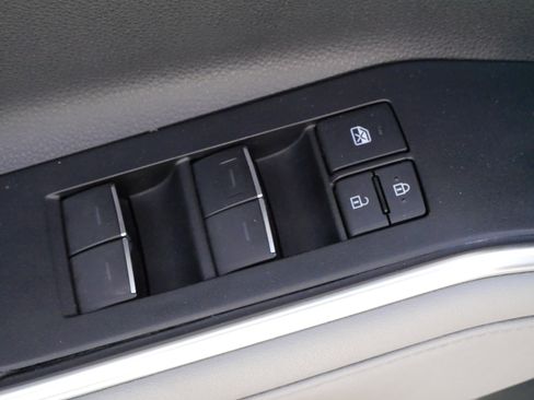 Certified 2020 Toyota Highlander Limited image 19