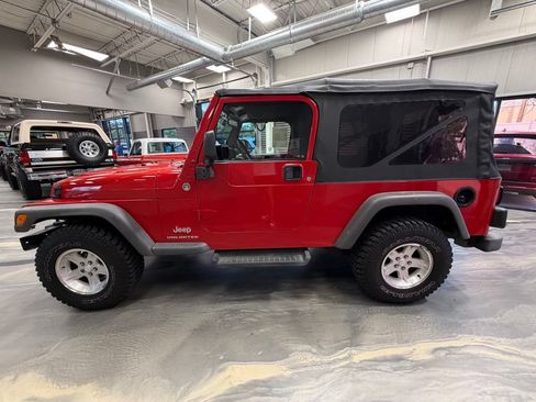 Used 2005 Jeep Wrangler Unlimited w/ Security Group AWD/4WD image 35
