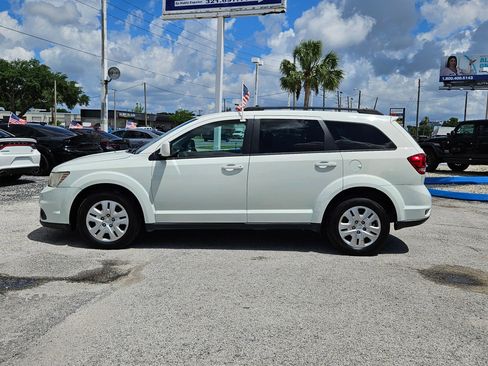 Used 2019 Dodge Journey SE w/ Connectivity Group FWD image 5