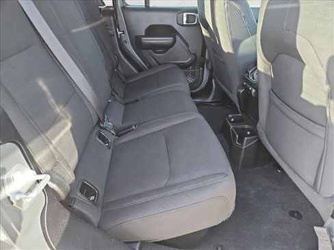 Used 2023 Jeep Gladiator Sport image 19