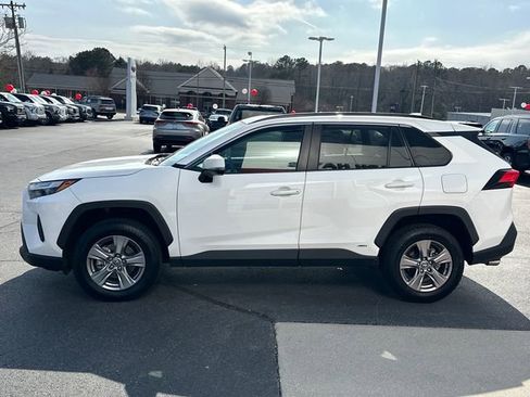 Used 2023 Toyota RAV4 XLE w/ Convenience Package image 6