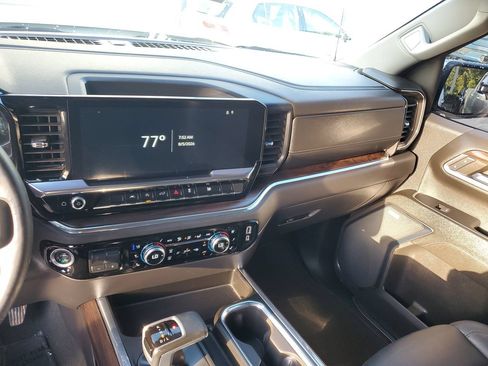 Used 2024 GMC Sierra 1500 SLT w/ SLT Premium Package AWD/4WD image 28