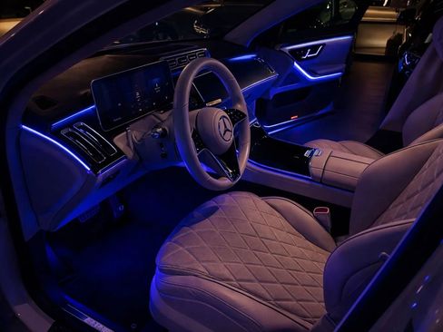Used 2022 Mercedes-Benz S 580 4MATIC Sedan w/ AMG Line Package image 5