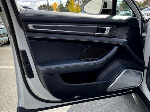 Used 2022 Porsche Panamera Turbo S image 24