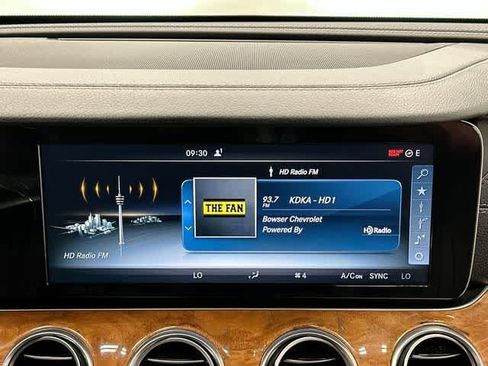 Used 2017 Mercedes-Benz E 300 4MATIC w/ Premium 2 Package image 12