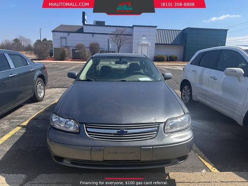 Used 2005 Chevrolet Malibu Classic FWD image 2
