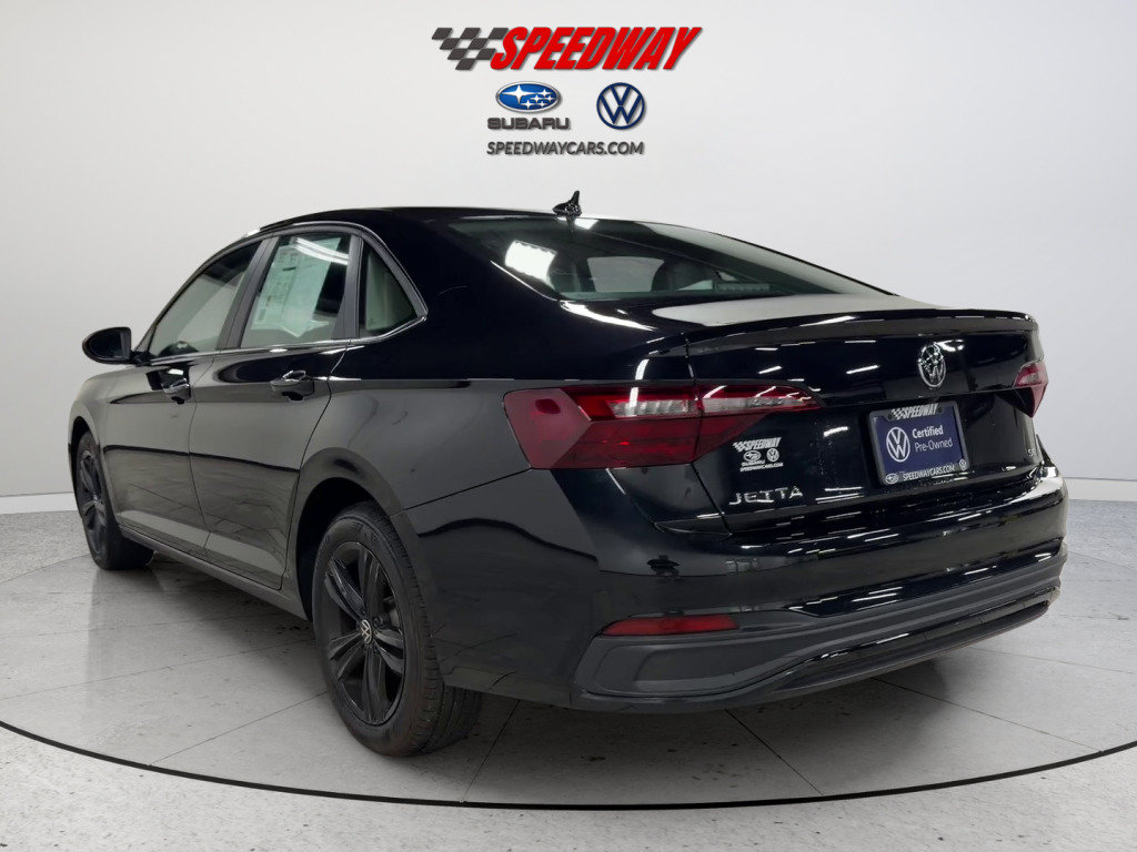 Certified 2023 Volkswagen Jetta SE w/ Panoramic Sunroof Package FWD image 8