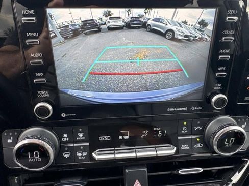 Certified 2022 Toyota Highlander XLE image 31