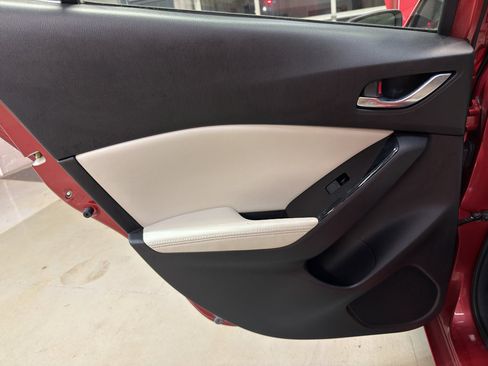 Used 2018 MAZDA MAZDA3 Grand Touring w/ Premium Equipment Package image 27