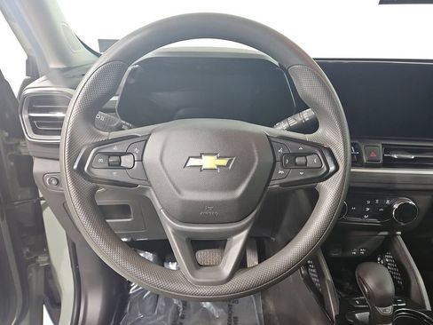 Used 2025 Chevrolet TrailBlazer LS w/ LS Convenience Package AWD/4WD image 15