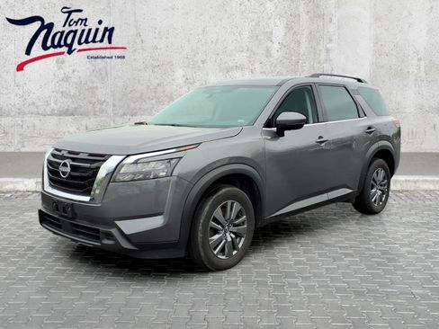 Used 2025 Nissan Pathfinder SV AWD/4WD image 1